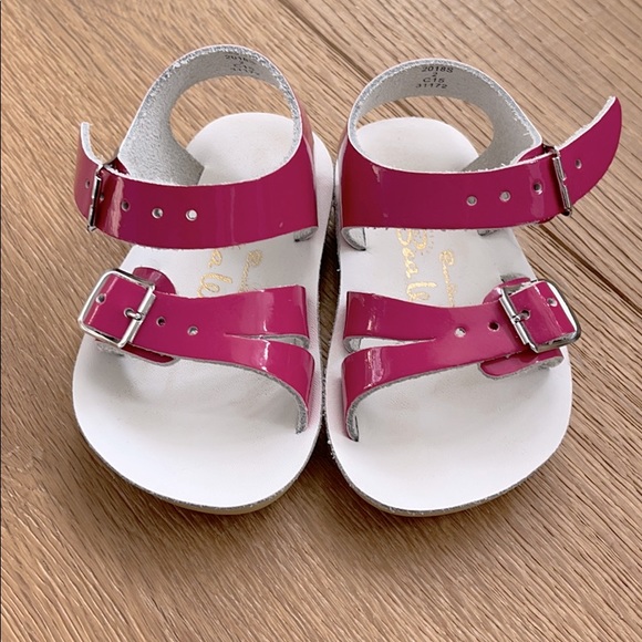 Sea Wees Saltwater Sandals - Size 2 - Picture 2 of 7